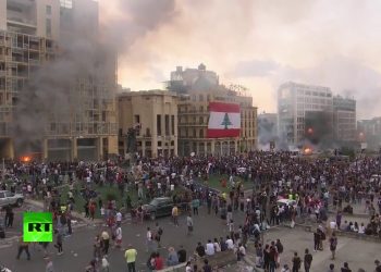 Miles se enfrentan al gobierno del Líbano al que culpan de las explosiones