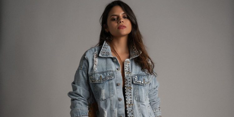 People en Español presenta a Techy Fatule en concierto.