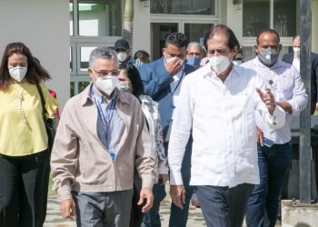 Ministro Montalvo presenta Ciudad Juan Bosch al alcalde de Santo Domingo Este