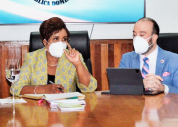 Josefa Castillo recibe apoyo sector asegurador