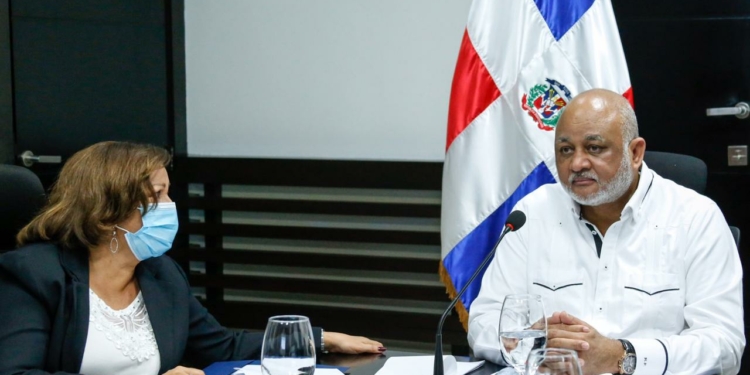 Ministro Roberto Fulcar presenta Plan de Educación ante el CECC/SICA