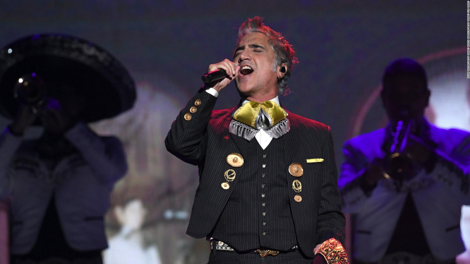 Alejandro Fernández, incluye a RD en su concierto Streaming
