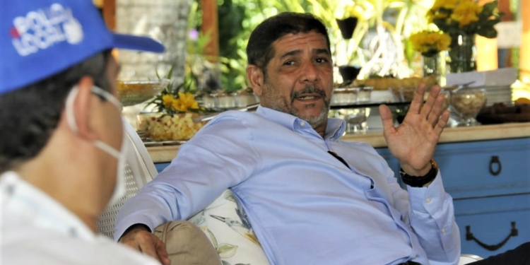 Gobierno trabaja para mejorar comercialización y producción de pollos y huevos