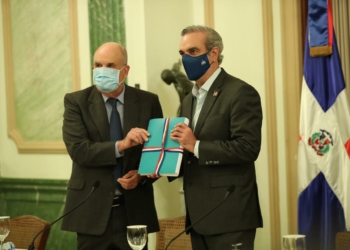 Gobierno entrega documentos históricos al Archivo General de la Nación