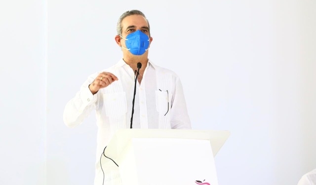 Abinader exhorta a invertir ahora en República Dominicans