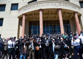 Abogados de Santiago reclamarán reanudación audiencias presenciales