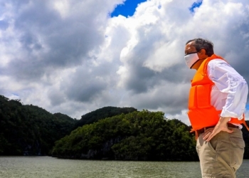 Jorge Mera sacará plásticos de playas de Samaná