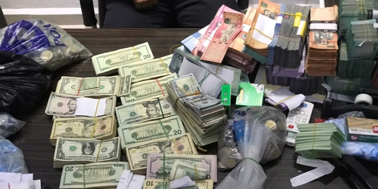 PGR y DNCD ocupan suma millonaria de dinero y varias armas