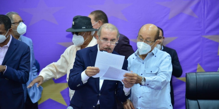 Comité político del PLD designa comisiones para su IX Congreso