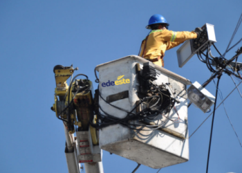 Sectores de Santo Domingo Este sufren apagón de más de 12 horas