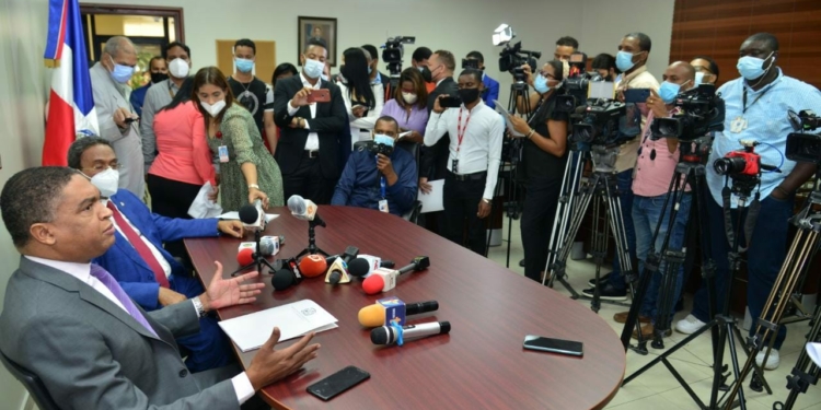 Senadores del PLD saluda Abinader promueva JCE de consenso