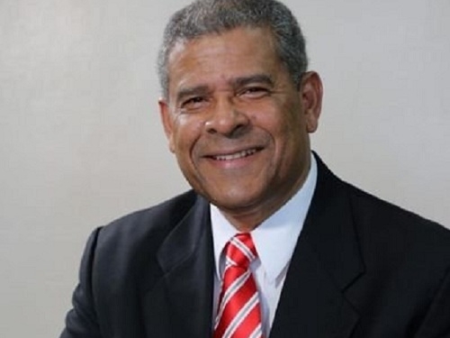 MAP dispone restablecer horario laboral en sector público