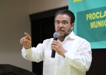 Moreno dice que PRM tiene oportunidad de poner fin al régimen del PLD