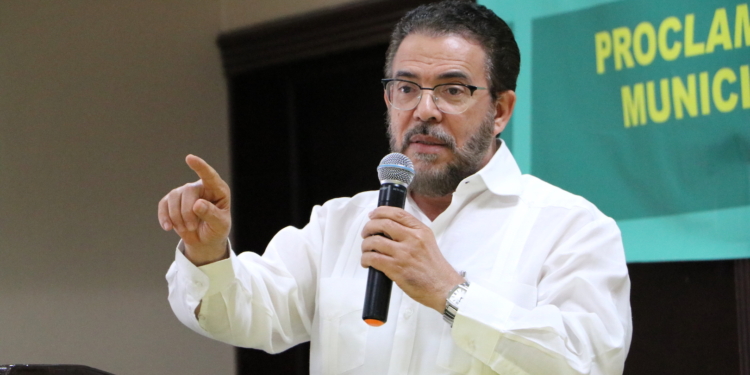 Moreno dice que PRM tiene oportunidad de poner fin al régimen del PLD