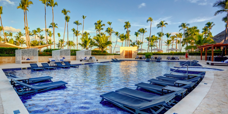 Blue Diamond Resorts reabrirá tres hoteles