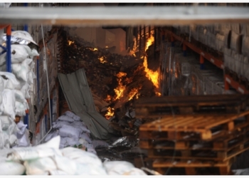 Presidente libanés sospecha de sabotaje en incendio de hoy en Beirut