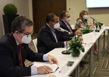 Empresarios presentan ejes básicos para el desarrollo industrial de RD