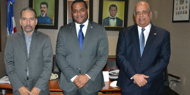 Juan Pablo Uribe toma posesión en Efemérides Patrias