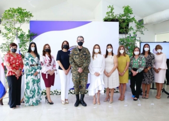 Juramentan nueva directiva Asociación Esposas Oficiales de las FF. AA.