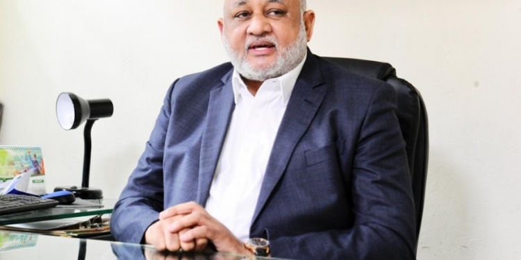 Diferentes voces públicas alertan sobre la educación virtual, pero el Ministro sigue firme.