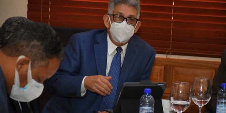 Director de Presupuesto ofrece explicaciones al Senado