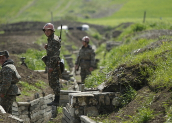 Armenia y Azerbaiyán en pie de guerra