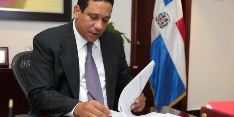 Emiten normativa para garantizar transparencia y control en contrataciones públicas