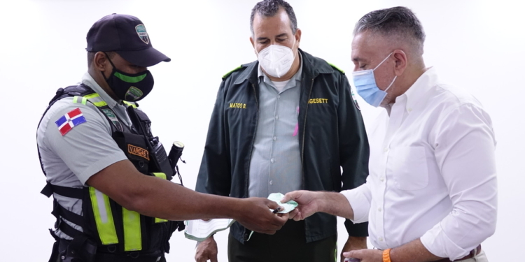 General Soto Jiménez se disculpa con miembro de la DIGESETT