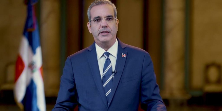 Abinader propondrá al Congreso rebajar 50% a la cuota que reciben los partidos