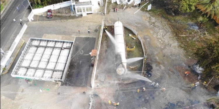 Niño y anciano mueren y siete resultaron afectados en incendio