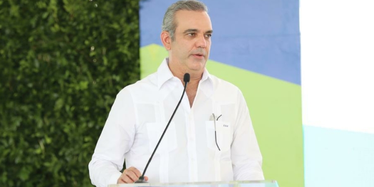 Abinader enciende unidades eléctricas convertidas a gas natural