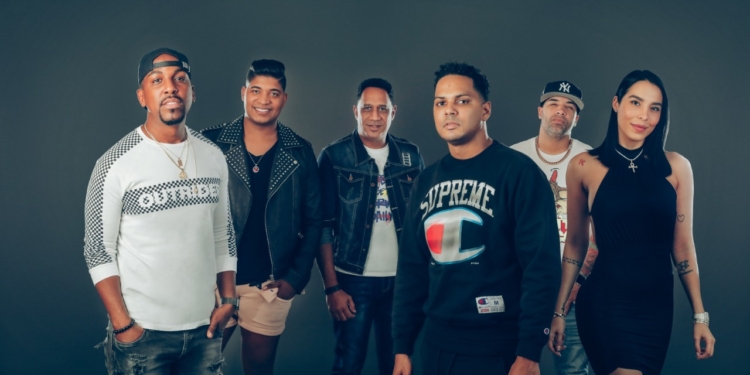 Alofoke Radio Show renueva contrato con Brave Bison