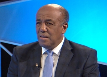 Ministro Energías y Minas responsabiliza a Aristy Escuder problemas de Punta Catalina