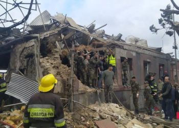 Ataque con misiles de Armenia deja 12 civiles muertos y 40 heridos