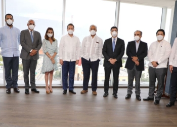 Ministro Bisonó anuncia asesores honoríficos