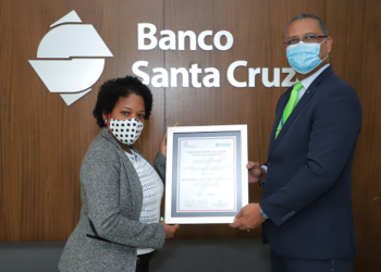 Banco Santa Cruz recibe certificado de seguridad y salud en el trabajo
