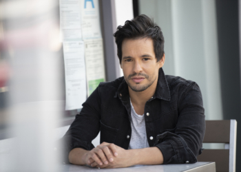 Yamil ureña interpreta a famoso productor musical