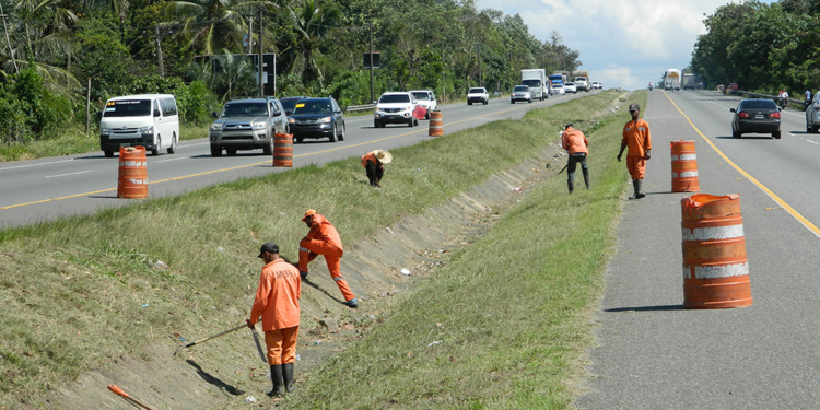 Gobierno inicia reparación autopista Duarte