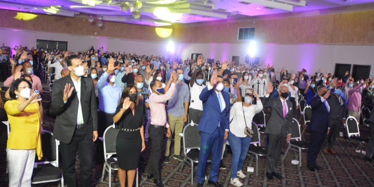 Ex mandos militares y ex funcionarios ingresan al PLD