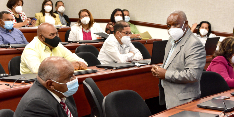 Inafocam socializa necesidades formativas de docentes con enlaces regionales