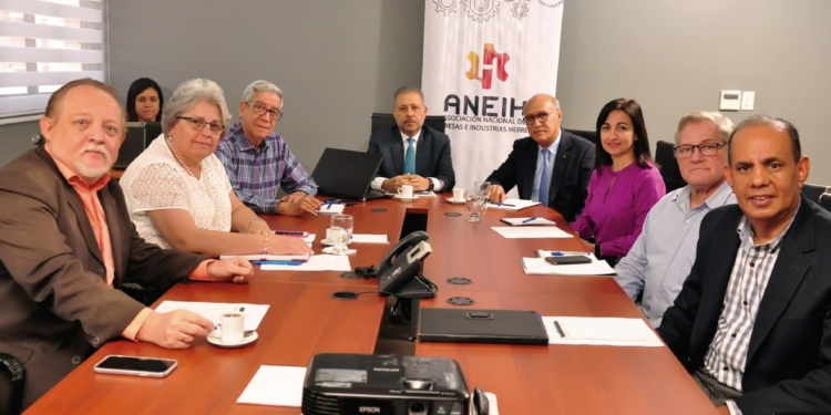 Empresarios de Herrera le entran a "reforma impositiva solapada"