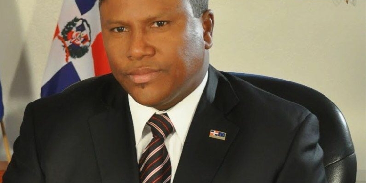 Fuerza del Pueblo rechaza impuesto a sueldo navideño