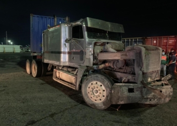 Autoridades buscan tres hombres dejaron drogas en camión