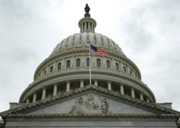 Correos electrónicos de hijo de Biden son investigados por el Senado de EE.UU.