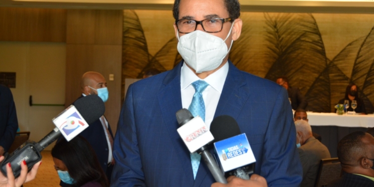 Iglesia evangélica manifiesta respaldo para que Eddy Olivares presida JCE