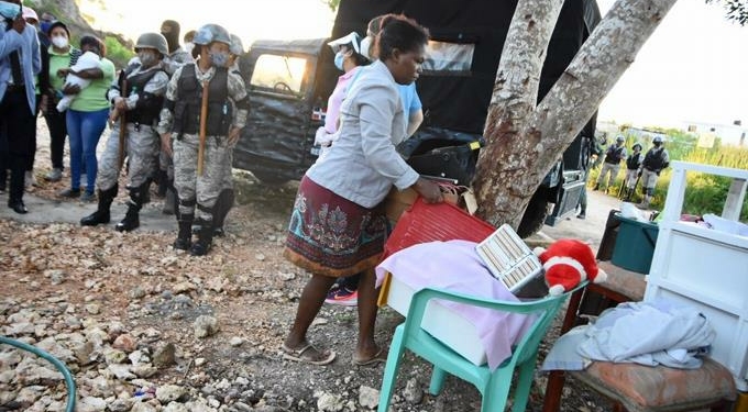 Desalojan a ocupantes de terrenos en Los Farallones