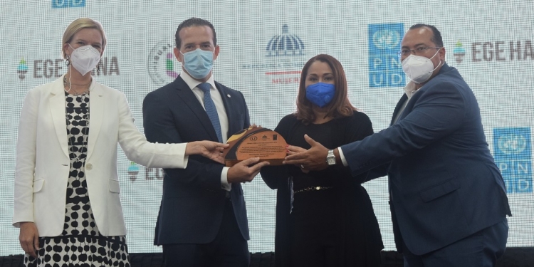 EGE Haina obtiene el Sello Oro de igualando RD