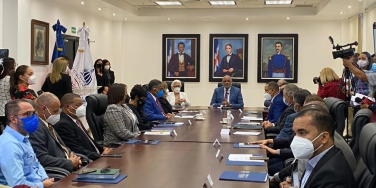 Ministro Fulcar toma decisión en Educación “una formidable lección de ética y transparencia”