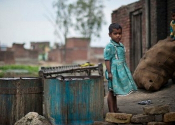 Uno de cada seis niños en el mundo vive en pobreza extrema