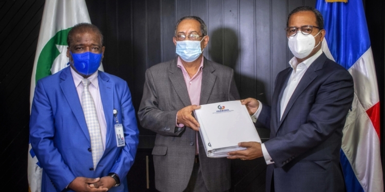 Rafael Pimentel asume dirección del INABIMA